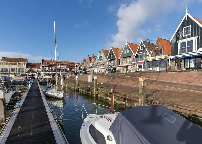 Cosy Apartment At The Lake In Volendam